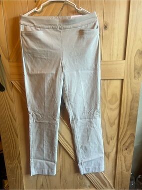 Chico's So Slimming Brigitte Slim Leg Pants in Khaki Size 1R 8R Stretch Office